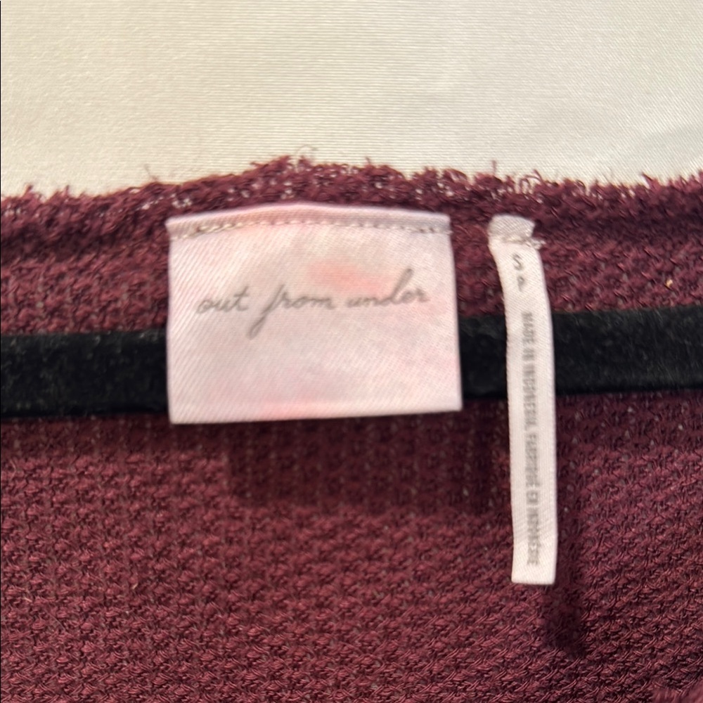 Urban Outfitters maroon Crop with Long Sleeves - Picture 2 of 4